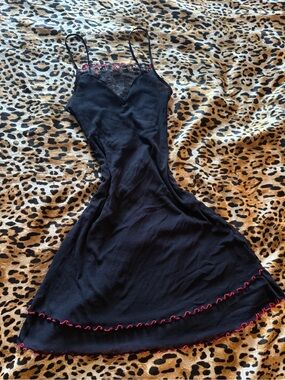 VINTAGE ARIANNE BLACK & RED LACE SLIP DRESS